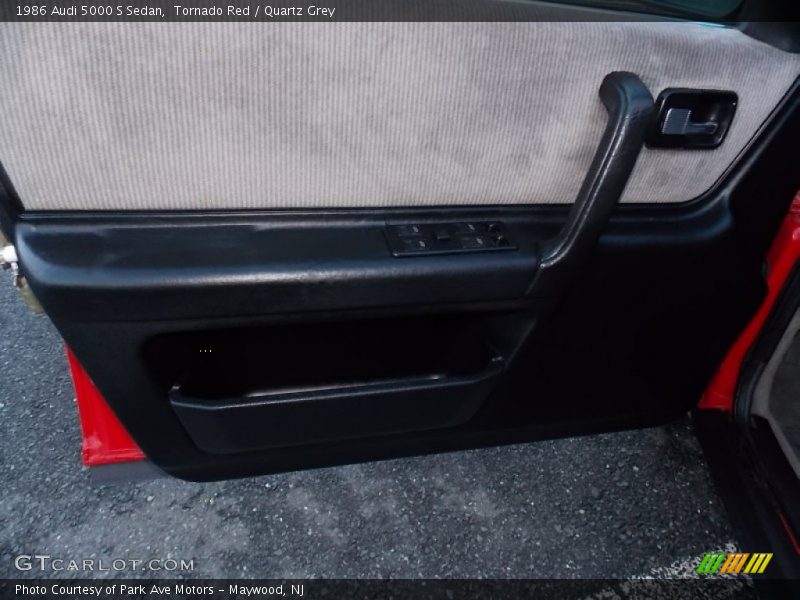 Tornado Red / Quartz Grey 1986 Audi 5000 S Sedan