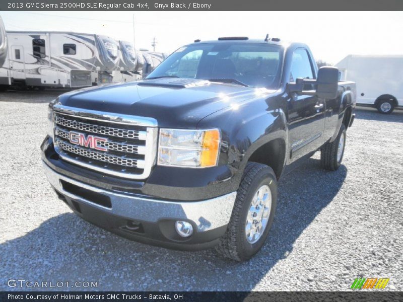 Front 3/4 View of 2013 Sierra 2500HD SLE Regular Cab 4x4
