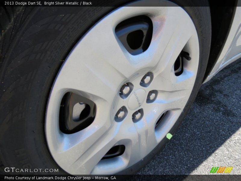Bright Silver Metallic / Black 2013 Dodge Dart SE