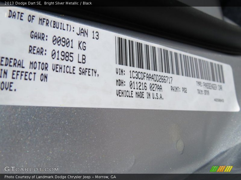 Bright Silver Metallic / Black 2013 Dodge Dart SE