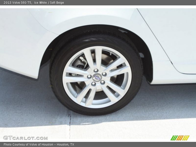 Ice White / Soft Beige 2013 Volvo S60 T5
