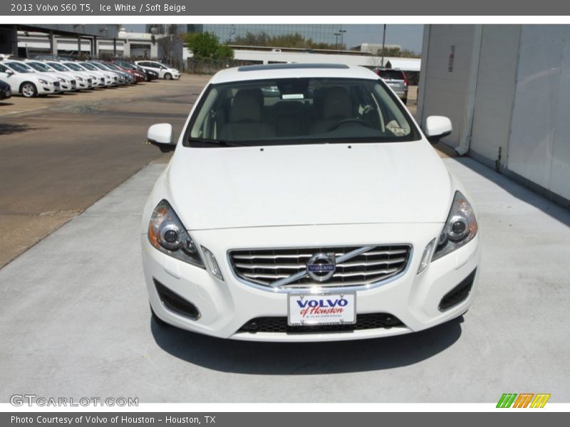 Ice White / Soft Beige 2013 Volvo S60 T5