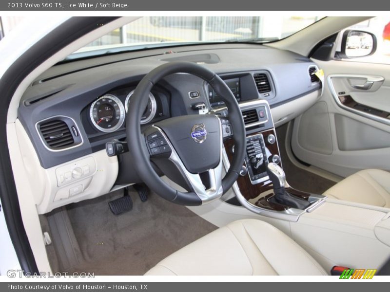 Ice White / Soft Beige 2013 Volvo S60 T5