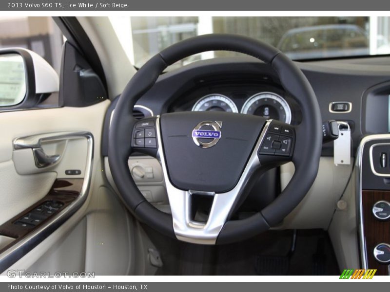 Ice White / Soft Beige 2013 Volvo S60 T5