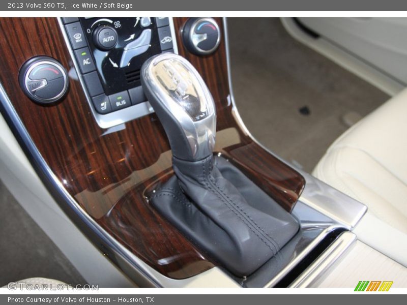 Ice White / Soft Beige 2013 Volvo S60 T5