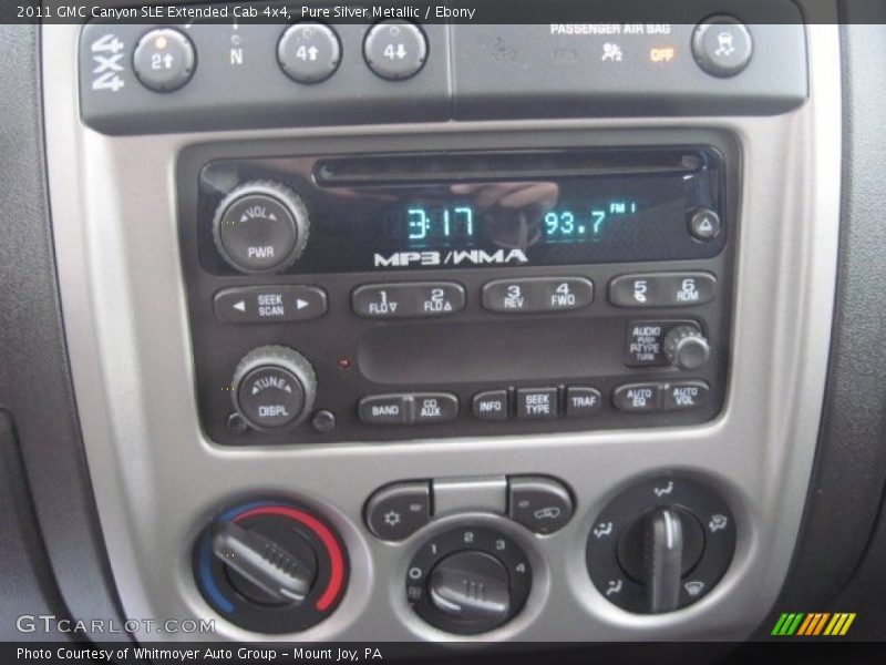 Controls of 2011 Canyon SLE Extended Cab 4x4