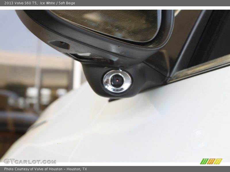 Ice White / Soft Beige 2013 Volvo S60 T5