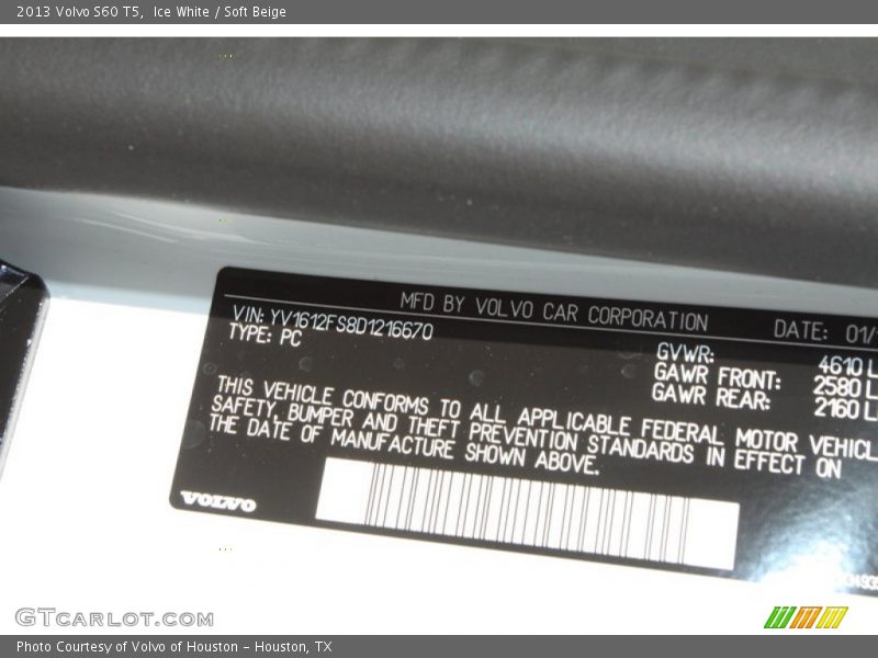 Ice White / Soft Beige 2013 Volvo S60 T5