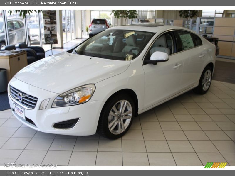 Ice White / Soft Beige 2013 Volvo S60 T5