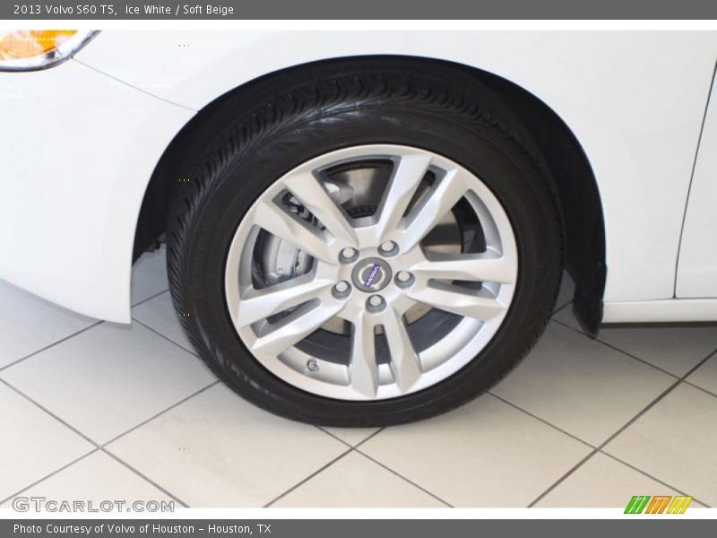 Ice White / Soft Beige 2013 Volvo S60 T5
