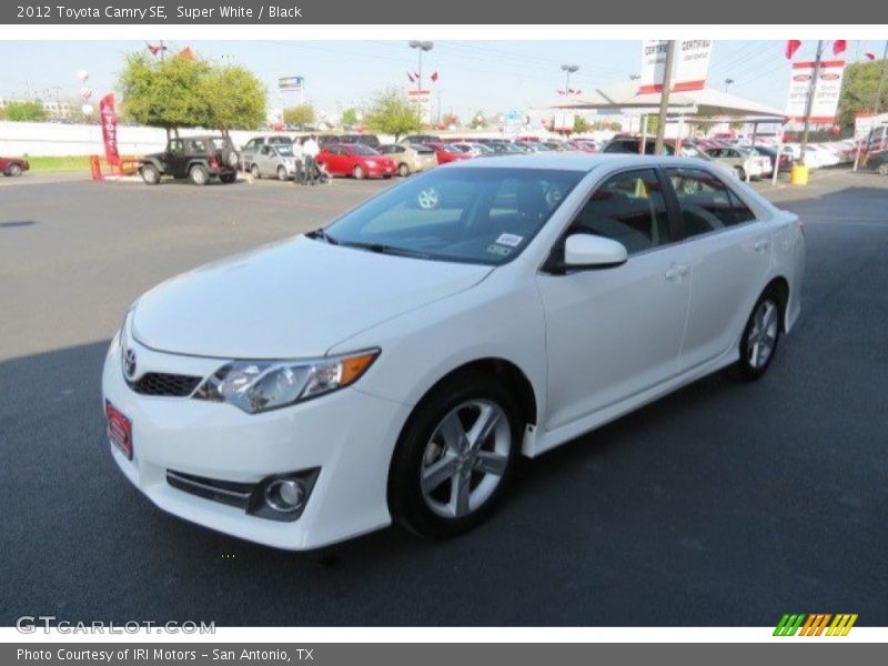 Super White / Black 2012 Toyota Camry SE