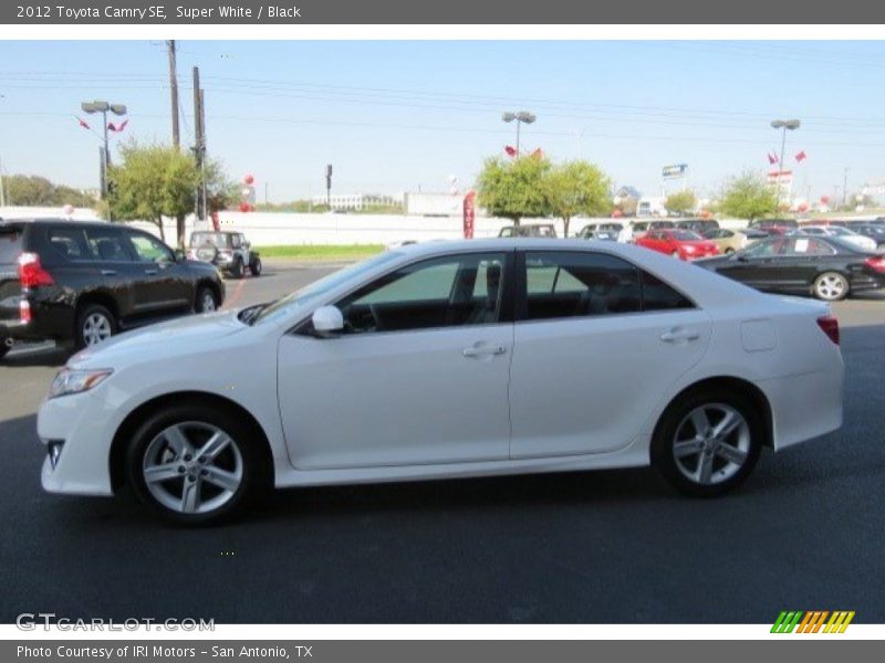 Super White / Black 2012 Toyota Camry SE