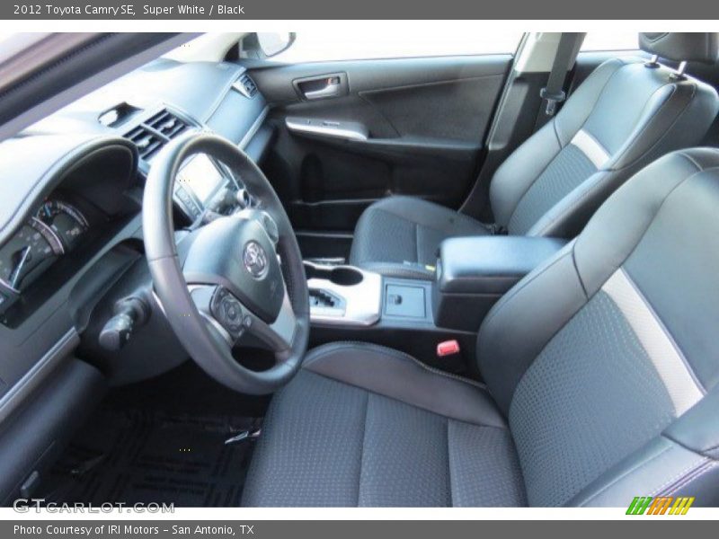 Super White / Black 2012 Toyota Camry SE