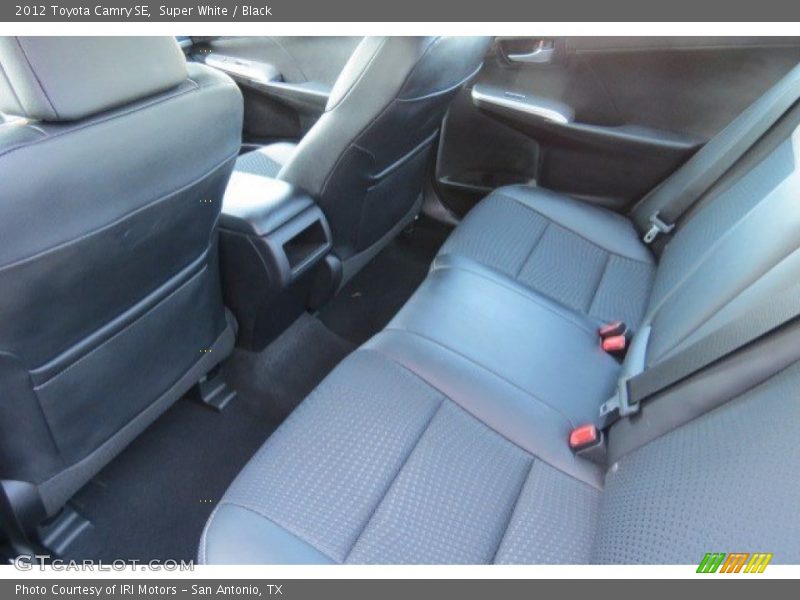 Super White / Black 2012 Toyota Camry SE