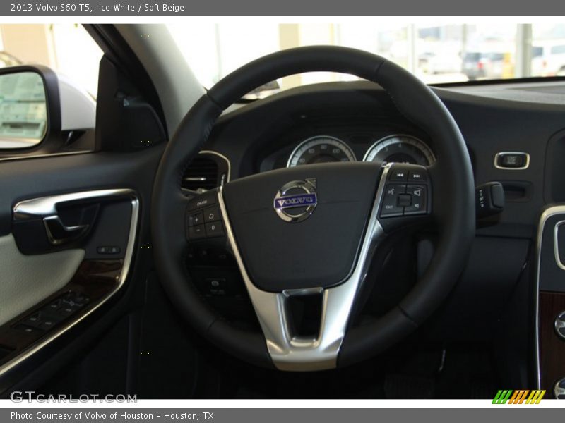 Ice White / Soft Beige 2013 Volvo S60 T5