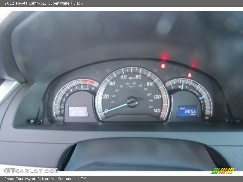 Super White / Black 2012 Toyota Camry SE