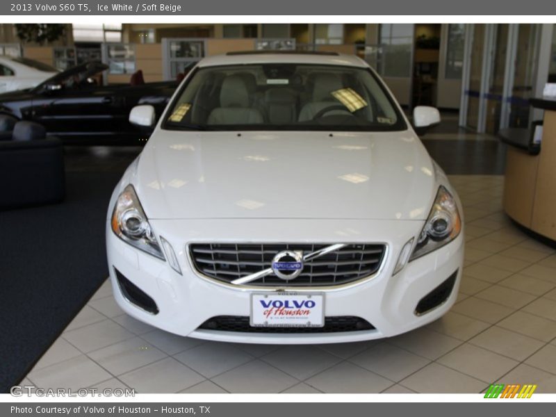 Ice White / Soft Beige 2013 Volvo S60 T5