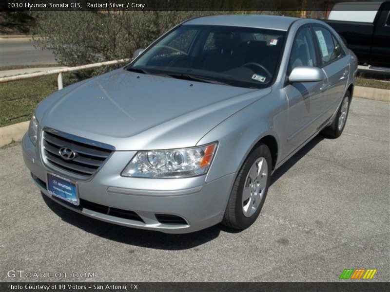 Radiant Silver / Gray 2010 Hyundai Sonata GLS