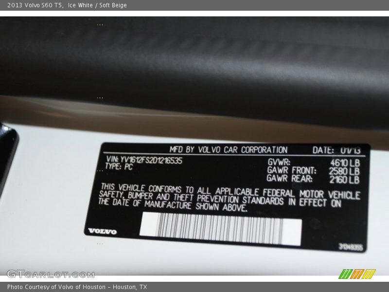 Ice White / Soft Beige 2013 Volvo S60 T5