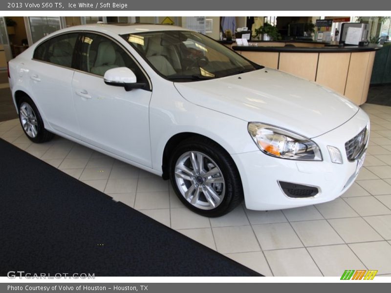 Ice White / Soft Beige 2013 Volvo S60 T5