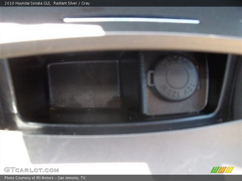 Radiant Silver / Gray 2010 Hyundai Sonata GLS