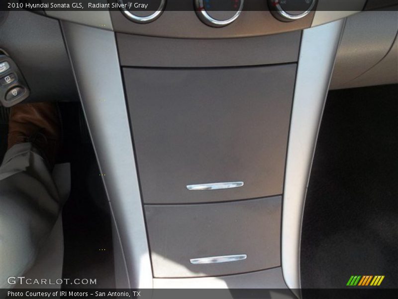 Radiant Silver / Gray 2010 Hyundai Sonata GLS