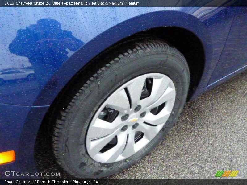 Blue Topaz Metallic / Jet Black/Medium Titanium 2013 Chevrolet Cruze LS