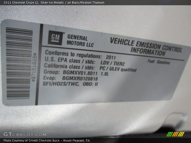 Silver Ice Metallic / Jet Black/Medium Titanium 2011 Chevrolet Cruze LS