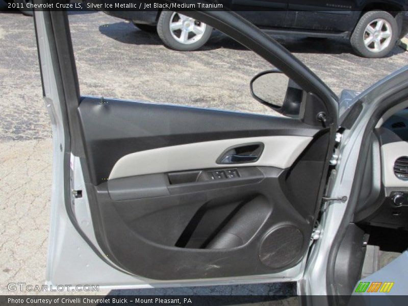 Silver Ice Metallic / Jet Black/Medium Titanium 2011 Chevrolet Cruze LS