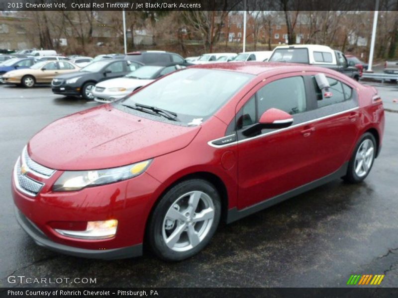 Front 3/4 View of 2013 Volt 