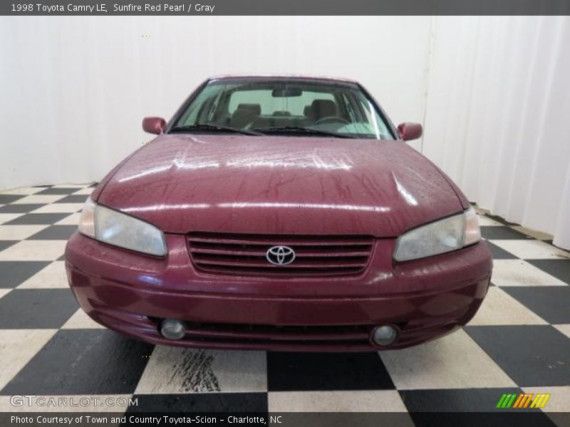 Sunfire Red Pearl / Gray 1998 Toyota Camry LE