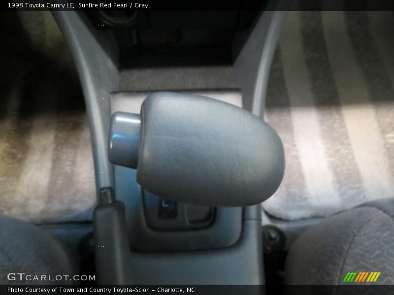 Sunfire Red Pearl / Gray 1998 Toyota Camry LE
