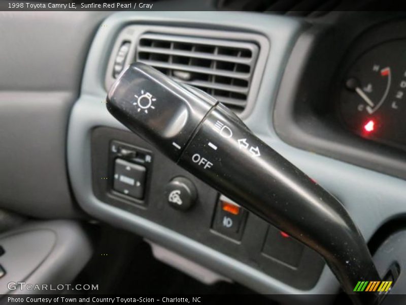 Sunfire Red Pearl / Gray 1998 Toyota Camry LE