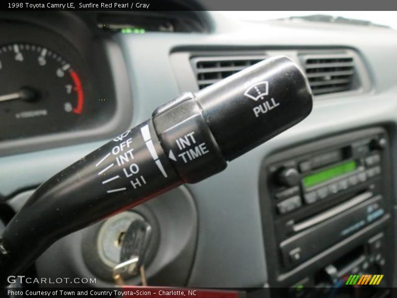 Sunfire Red Pearl / Gray 1998 Toyota Camry LE