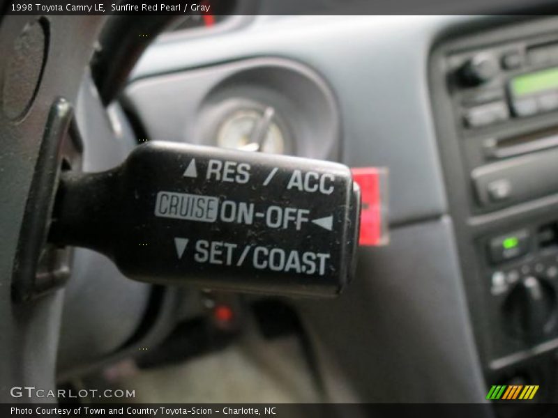 Sunfire Red Pearl / Gray 1998 Toyota Camry LE