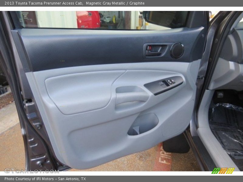 Magnetic Gray Metallic / Graphite 2013 Toyota Tacoma Prerunner Access Cab