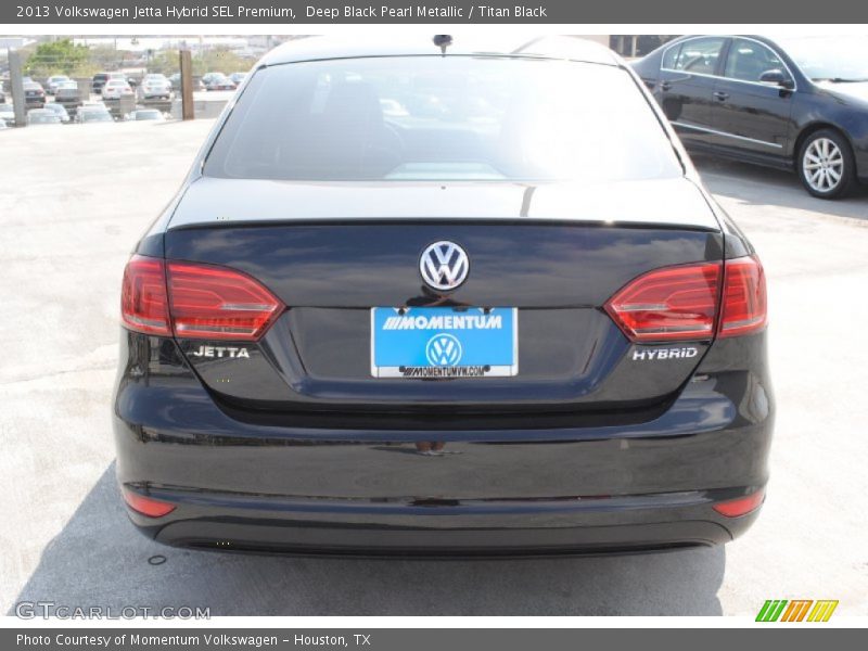 Deep Black Pearl Metallic / Titan Black 2013 Volkswagen Jetta Hybrid SEL Premium