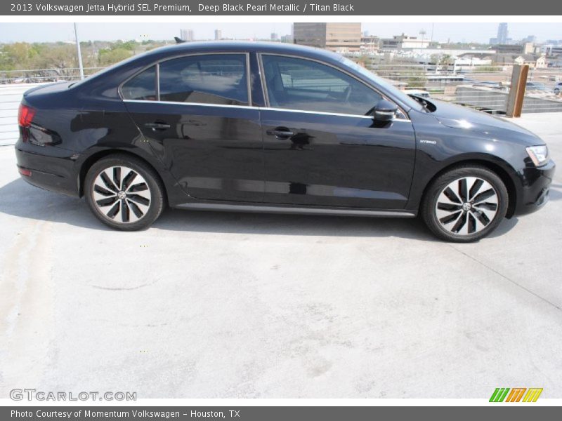 Deep Black Pearl Metallic / Titan Black 2013 Volkswagen Jetta Hybrid SEL Premium