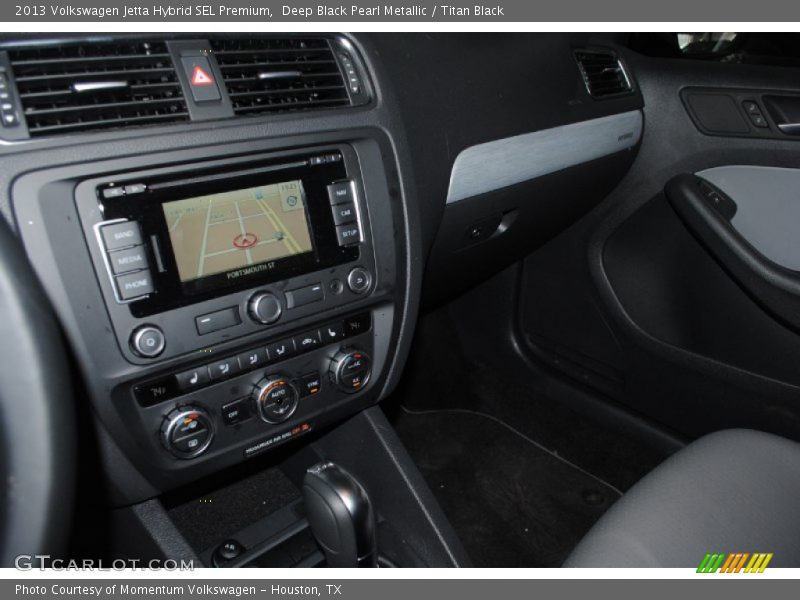 Deep Black Pearl Metallic / Titan Black 2013 Volkswagen Jetta Hybrid SEL Premium
