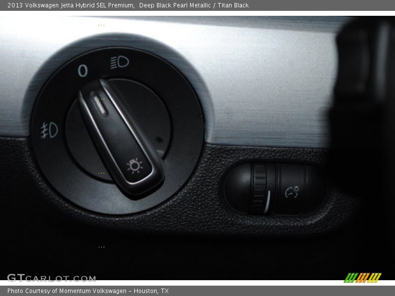 Deep Black Pearl Metallic / Titan Black 2013 Volkswagen Jetta Hybrid SEL Premium