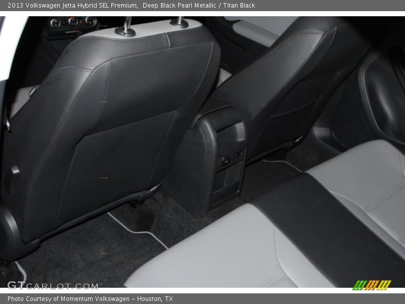 Deep Black Pearl Metallic / Titan Black 2013 Volkswagen Jetta Hybrid SEL Premium