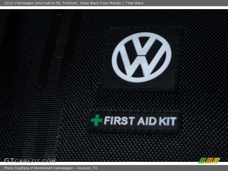 Deep Black Pearl Metallic / Titan Black 2013 Volkswagen Jetta Hybrid SEL Premium