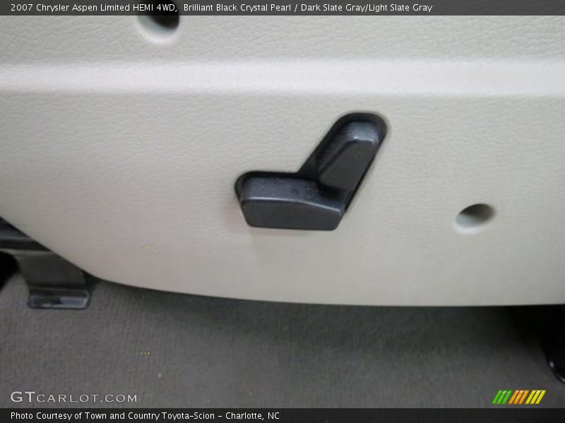 Brilliant Black Crystal Pearl / Dark Slate Gray/Light Slate Gray 2007 Chrysler Aspen Limited HEMI 4WD