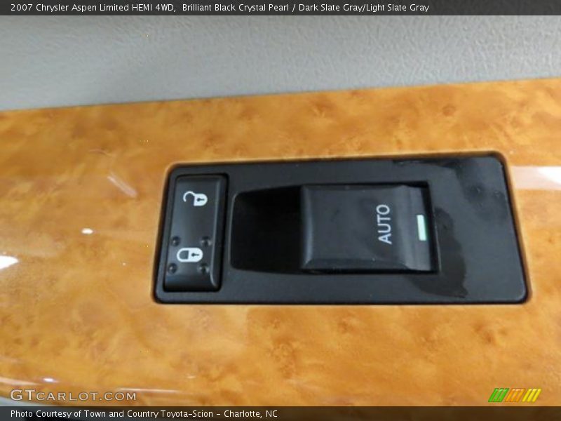 Brilliant Black Crystal Pearl / Dark Slate Gray/Light Slate Gray 2007 Chrysler Aspen Limited HEMI 4WD
