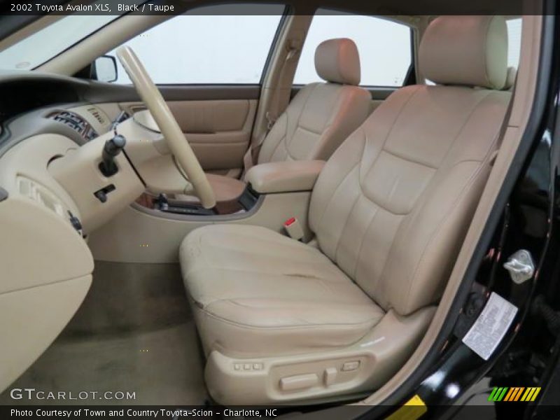 Black / Taupe 2002 Toyota Avalon XLS