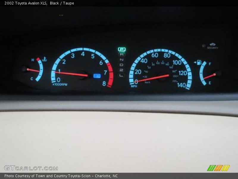Black / Taupe 2002 Toyota Avalon XLS