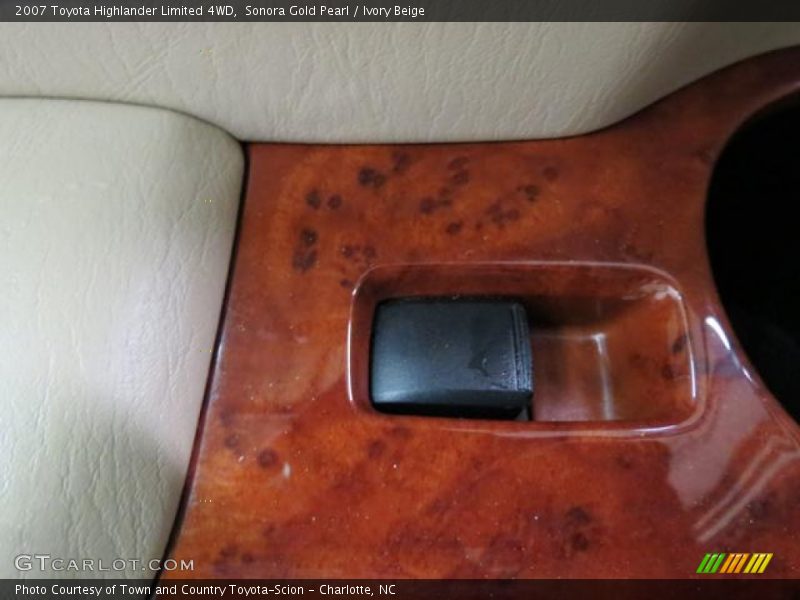 Sonora Gold Pearl / Ivory Beige 2007 Toyota Highlander Limited 4WD