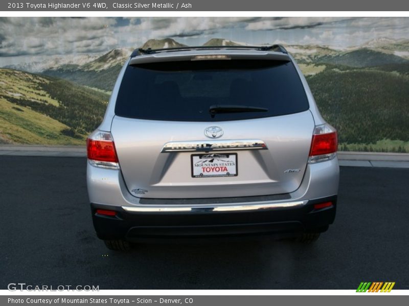 Classic Silver Metallic / Ash 2013 Toyota Highlander V6 4WD
