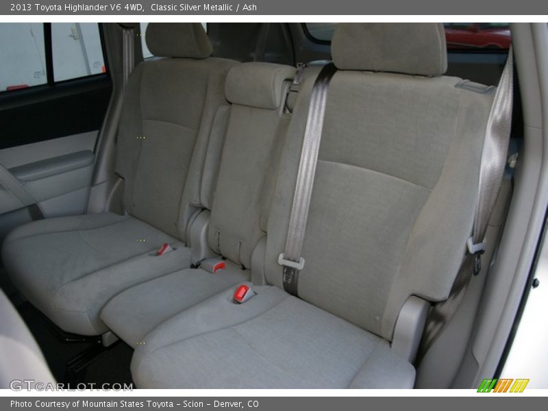 Classic Silver Metallic / Ash 2013 Toyota Highlander V6 4WD
