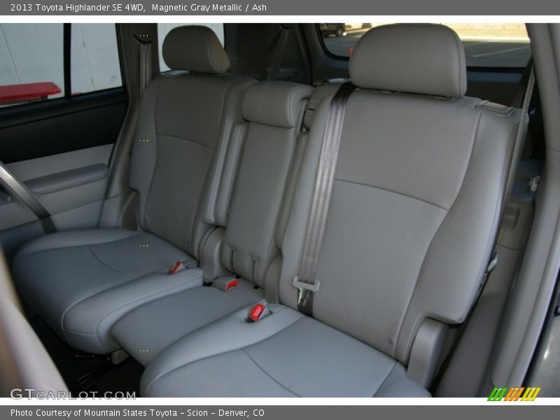 Magnetic Gray Metallic / Ash 2013 Toyota Highlander SE 4WD